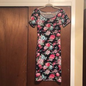 🌺🌼🌸TAM WARE Short Sleeve Midi Dress